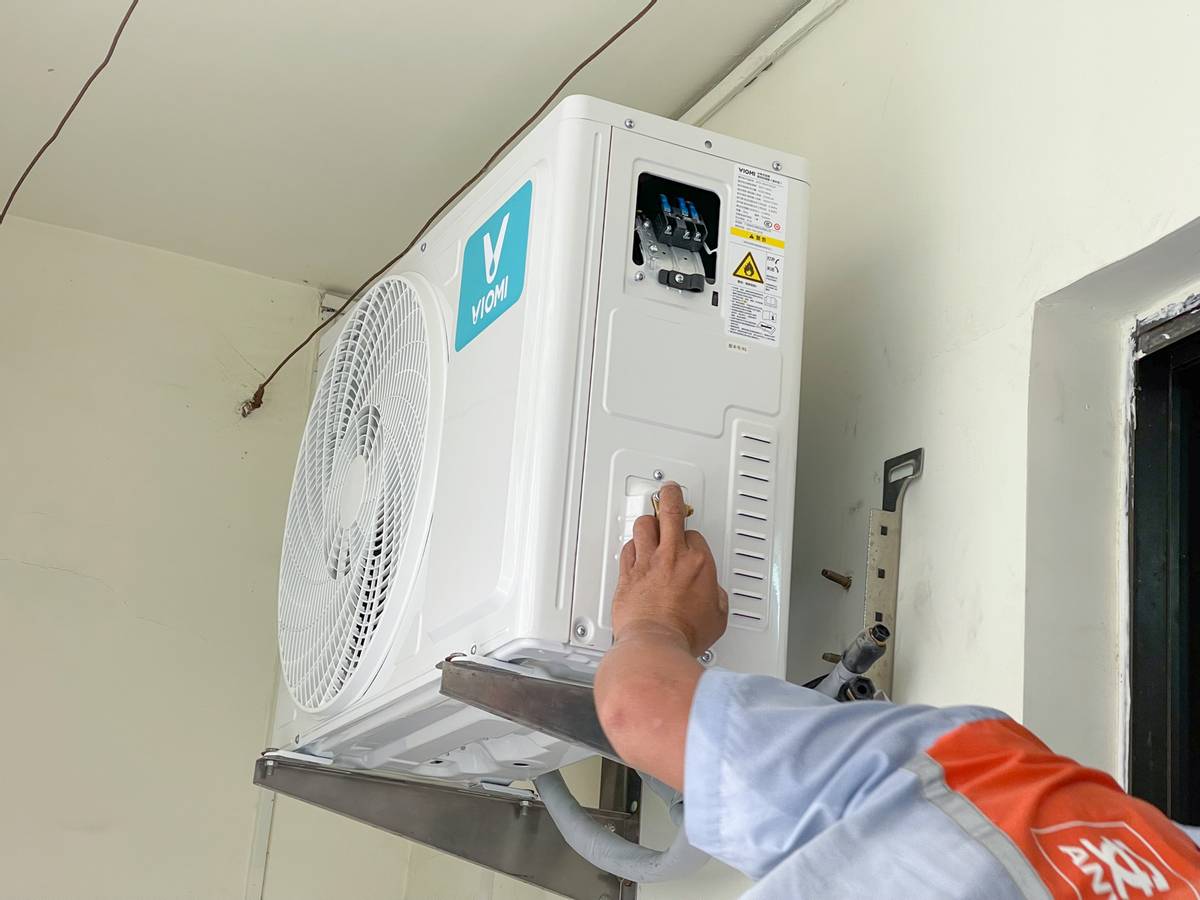 卧室适合装定频还是变频空调,卧室空调定频的好还是变频的好