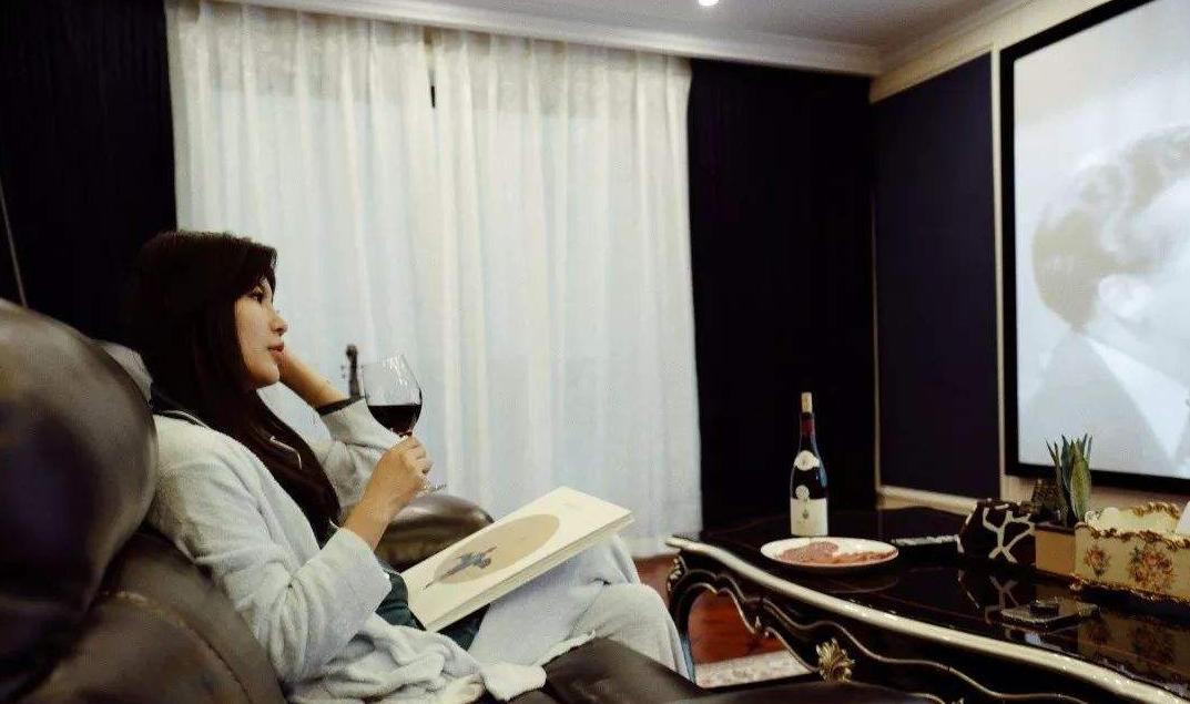 我花的是爸爸的钱，流行词妈虫，折射全职妈妈身份困境