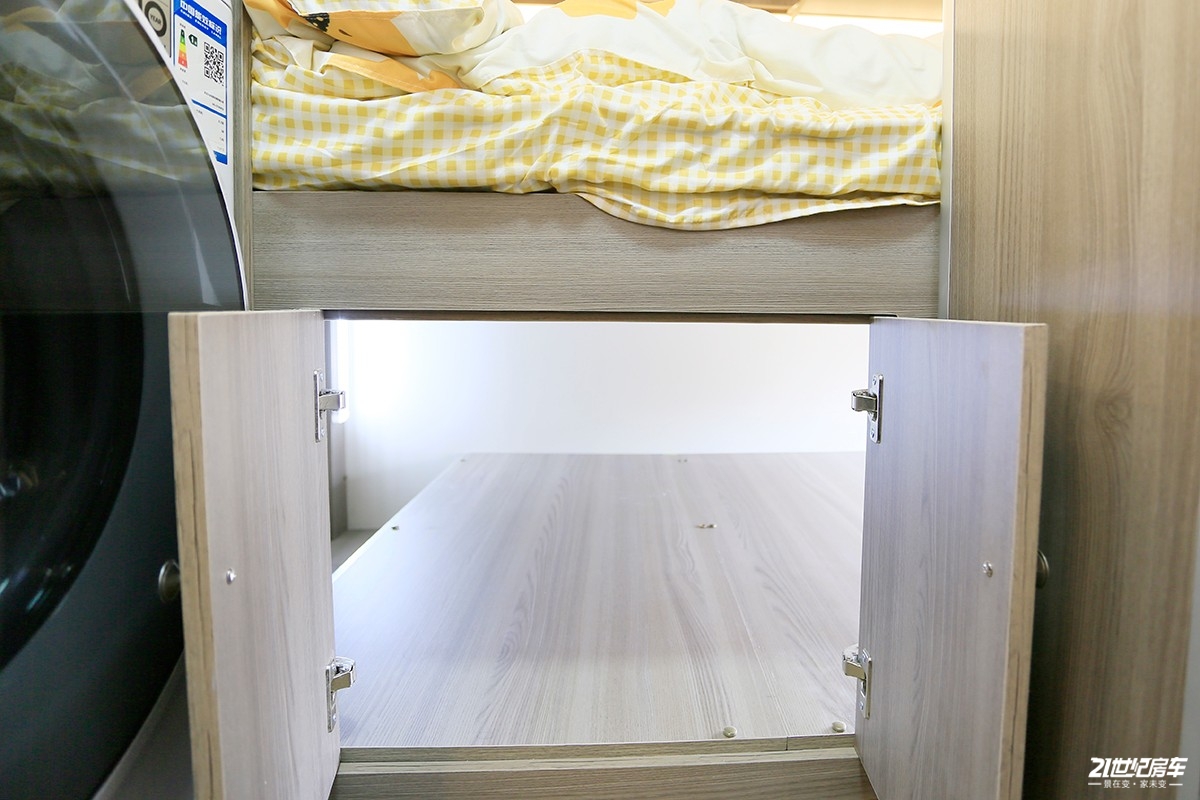 性价比入门房车,新飞国六平头轻卡房车