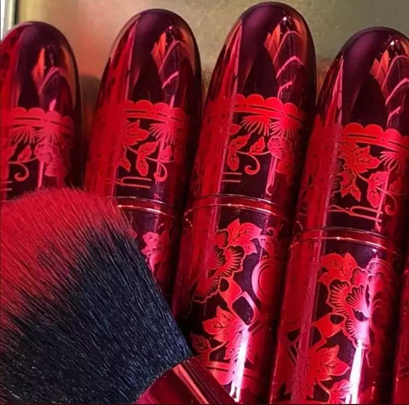 新品：纪梵希推出2019年情人节限量版口红