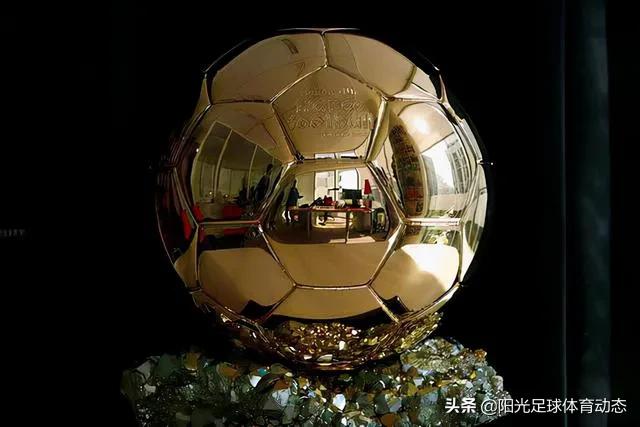 莱万欧冠帽子戏法全纪录,莱万获得过金球奖吗