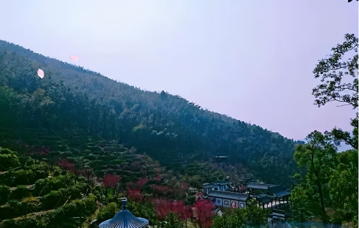 梅岭太阳谷就是大峡谷吗,梅岭太阳谷风景区丛林穿越