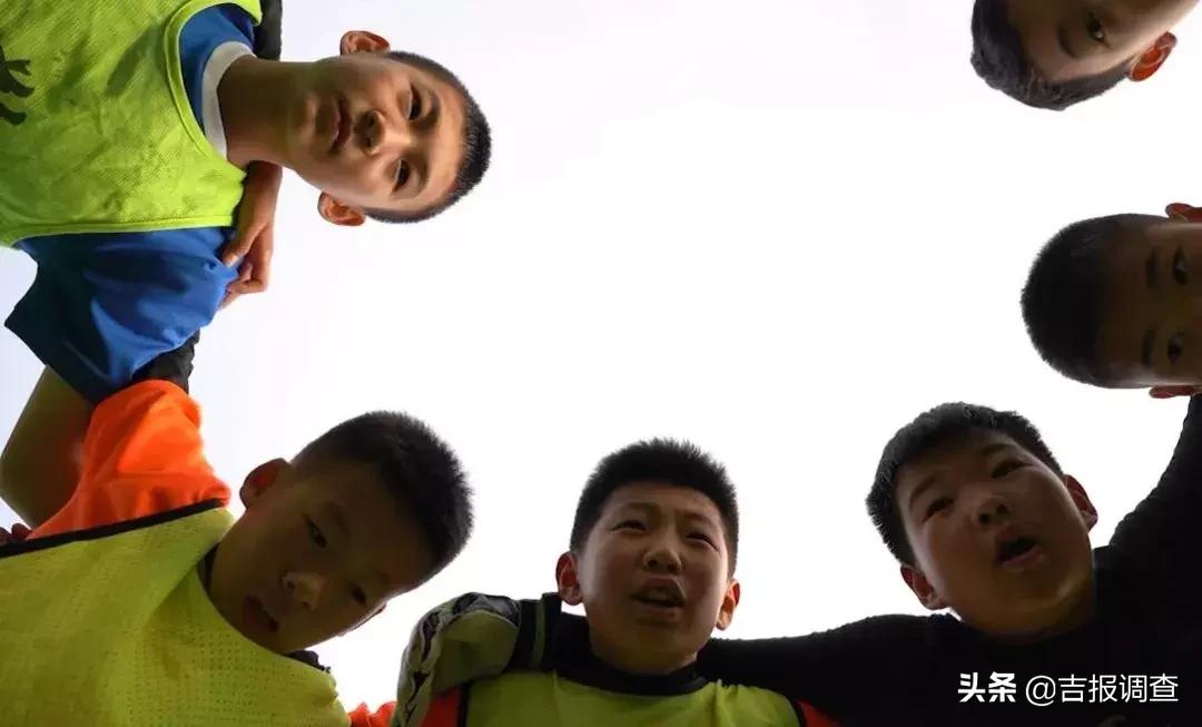 梅河口市第三实验小学六年级的刘珅玮是咋成为“足球小将”的？