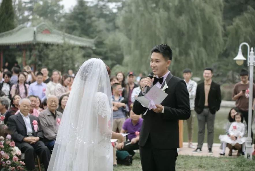 新郎姐姐致辞发言稿,婚礼新郎简单致辞30秒