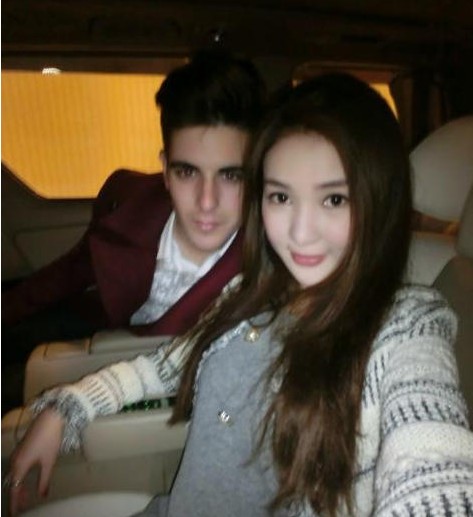 网红鼻祖郭美美:开豪车、认干爹、入狱5年,她真的悔过自新了?