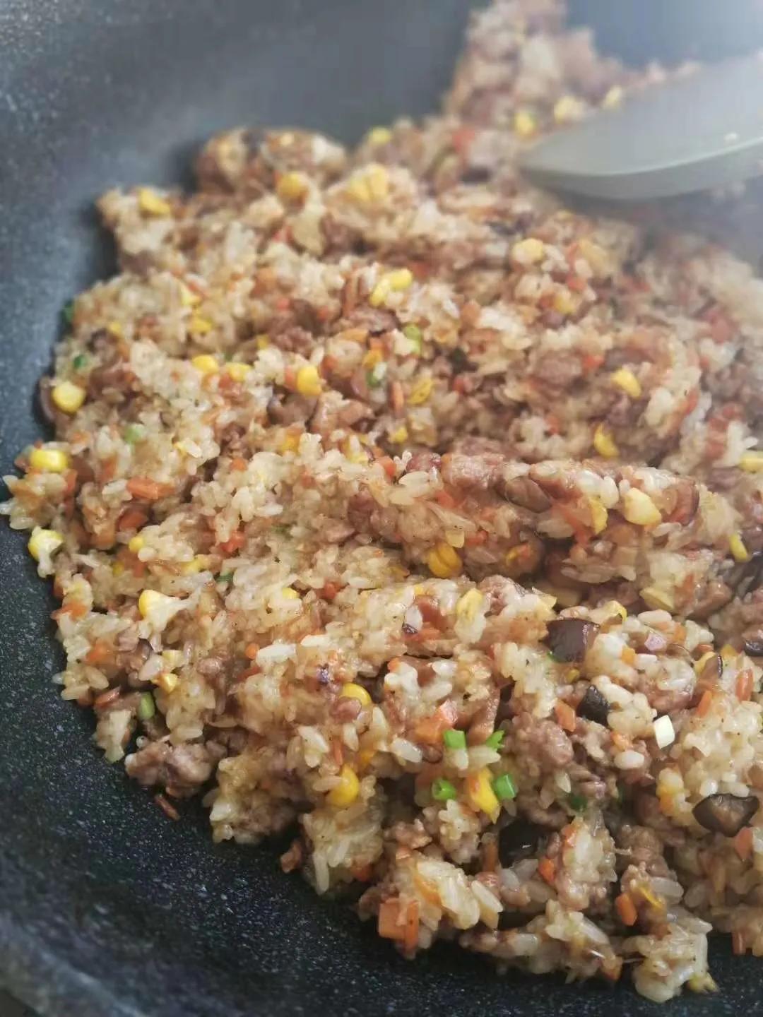 一家三口在大理租房,一家三口的田园生活