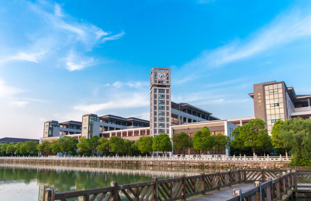 百变校花在哪里看,百变校花照片