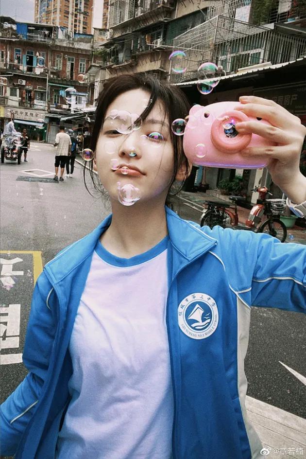 校园青春剧机智的上半场,七月与安生陈都灵沈月闺蜜