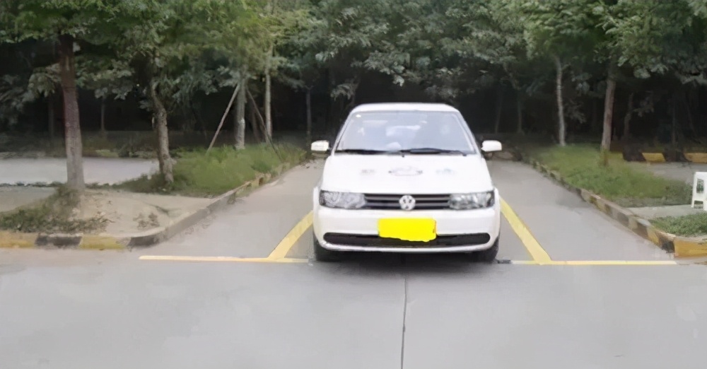 科二倒库压线原因,科二倒库明明进去了却说压线了