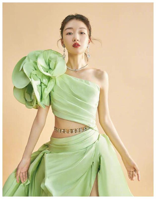 周冬雨千古玦尘影评,千古玦尘周冬雨绝美镜头