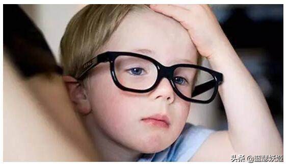 戴眼镜双眼无神怎么恢复,女生长期戴眼镜
