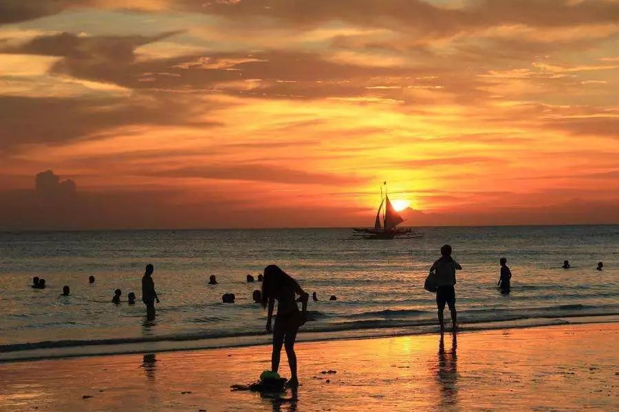 寝室是堕落的温床,大学宿舍的悲惨命运