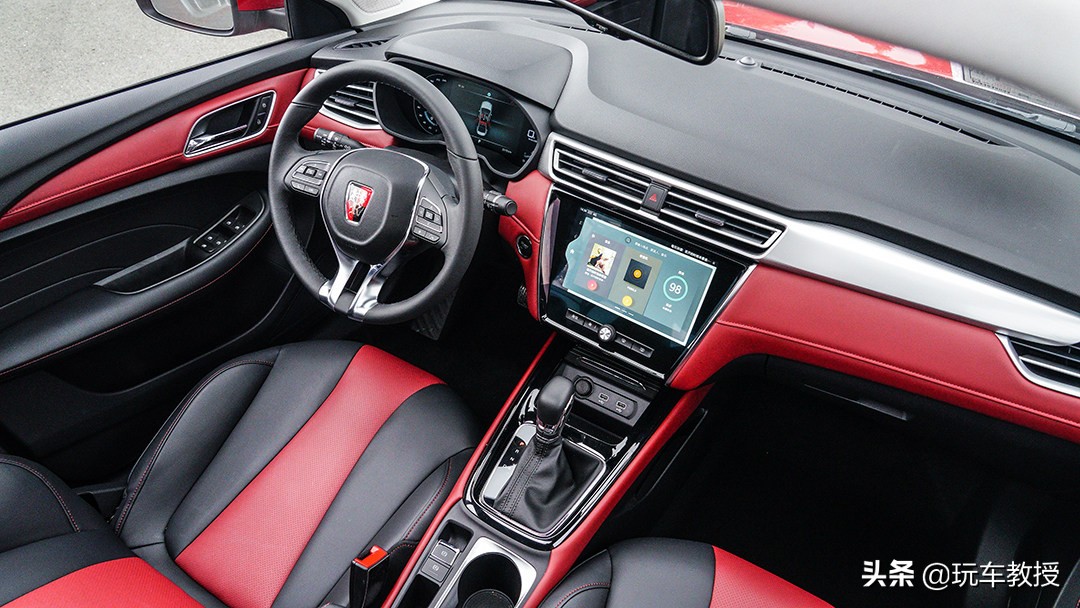 卡罗拉对比轩逸哪个值得拥有,轩逸和卡罗拉混动谁的动力强一点