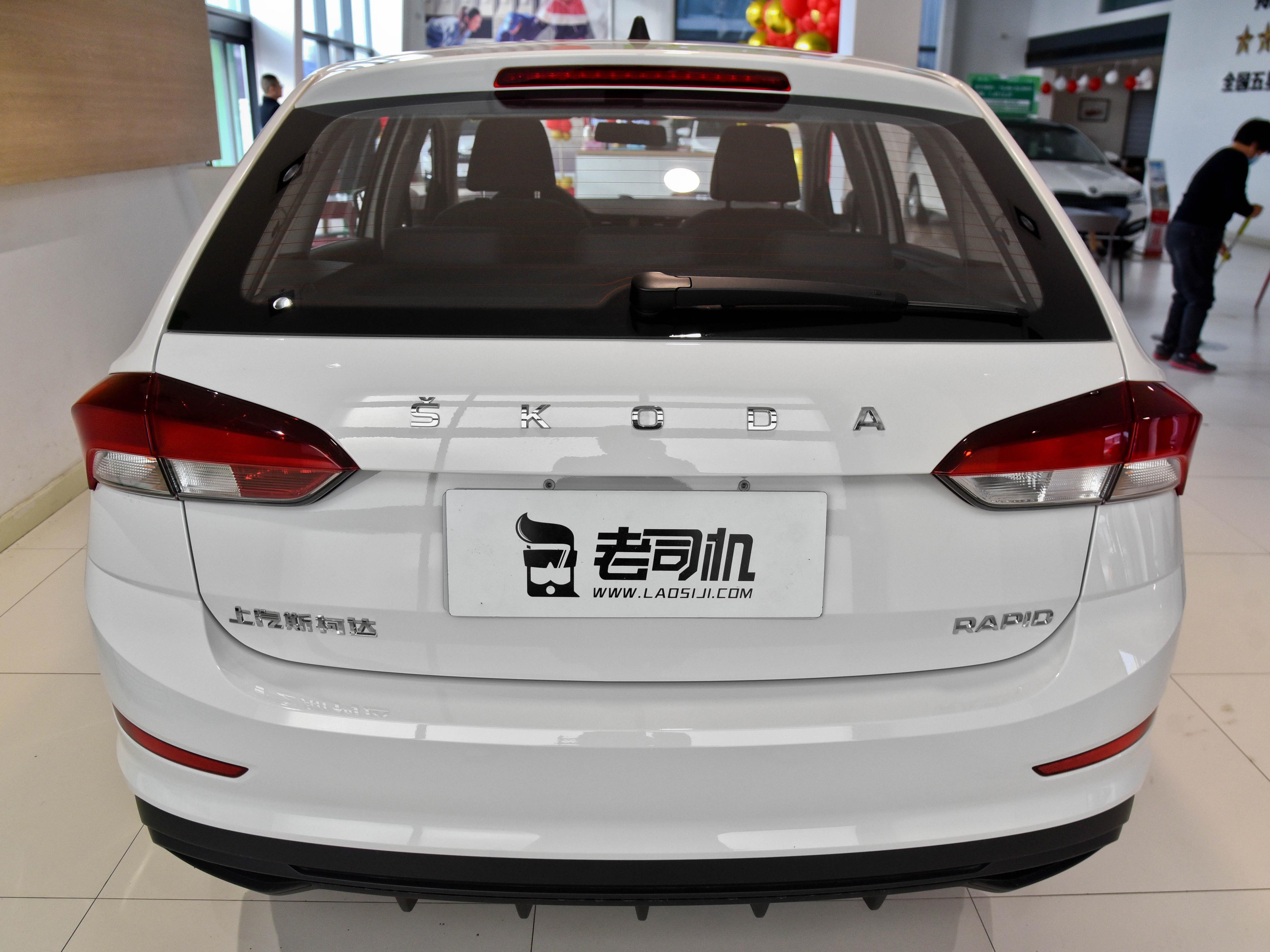 低配自动合资轿车便宜新车,低配汽车的油耗是多少