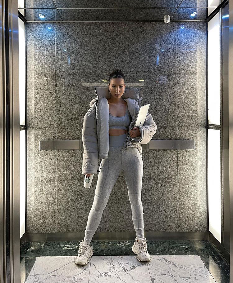 鲨鱼裤羽绒服穿法,今年最火的鲨鱼裤穿搭图片