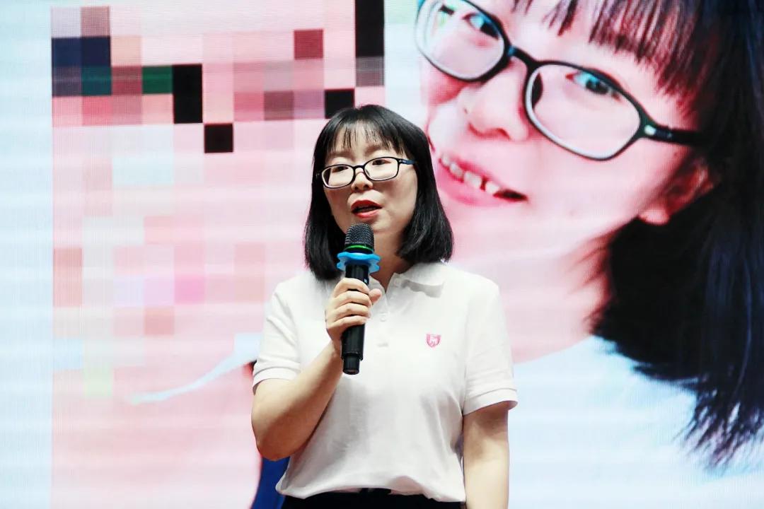 我的教育故事师德师风演讲比赛,我和学生共成长师德师风演讲视频