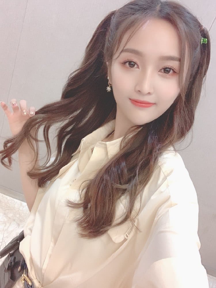 吴宣仪天天向上喝奶茶,吴宣仪为什么喜欢杨超越