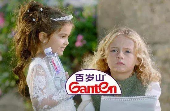 靠卖可乐发家致富,靠卖水年入千亿