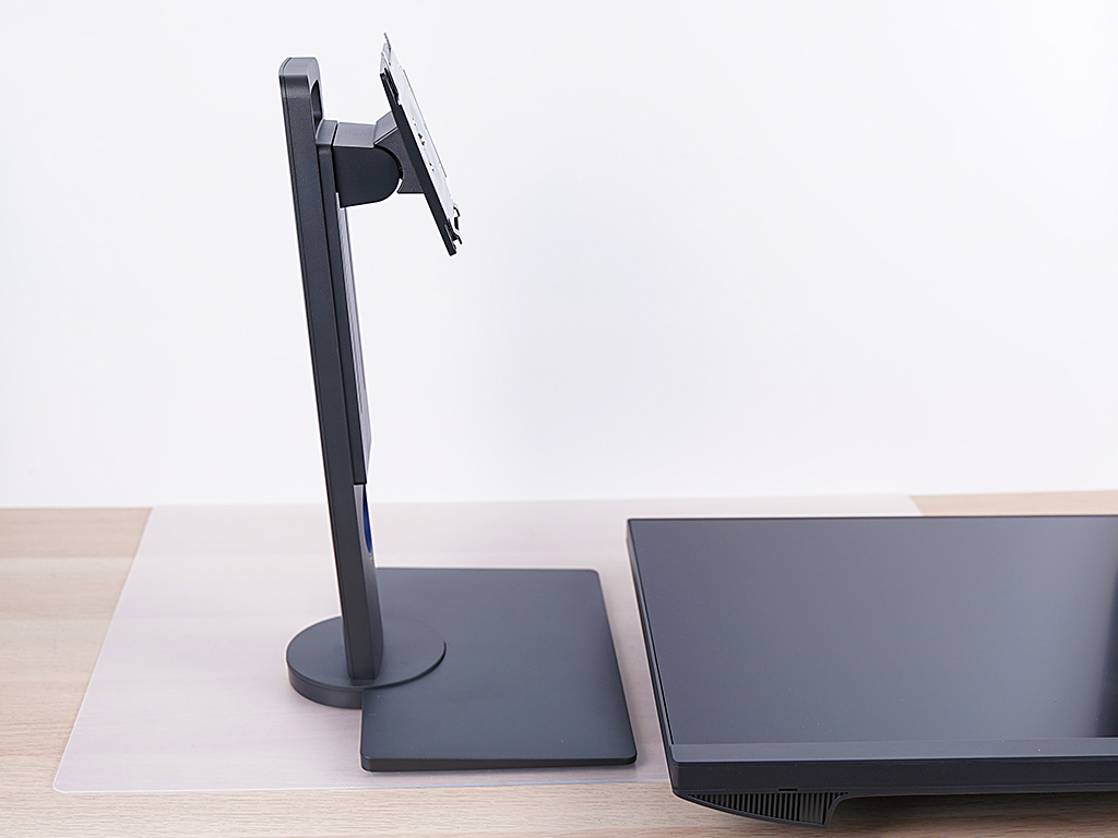 rtx2080名人堂10周年,黑白拼色主机