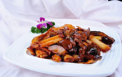 鲁菜葱烧海参正宗做法,经典鲁菜葱烧海参家常版做法简单