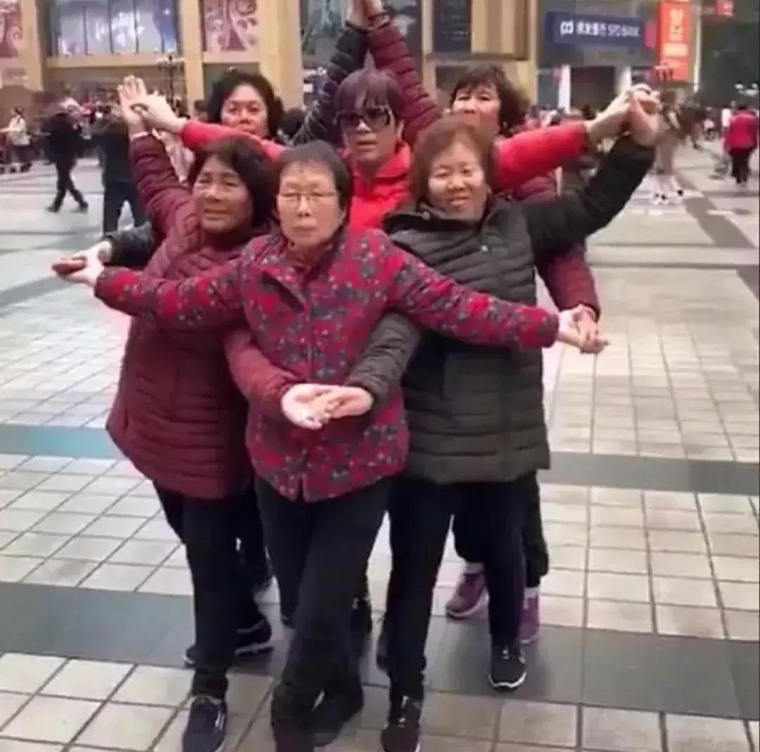 蹦迪穿的很土会有人嘲笑吗,蹦迪穿搭土味