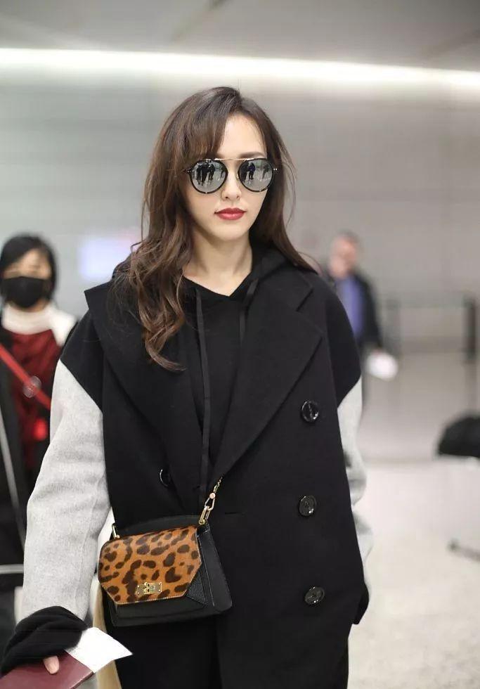 唐嫣罗晋红毯穿搭,唐嫣罗晋机场穿搭情侣款满满cp感