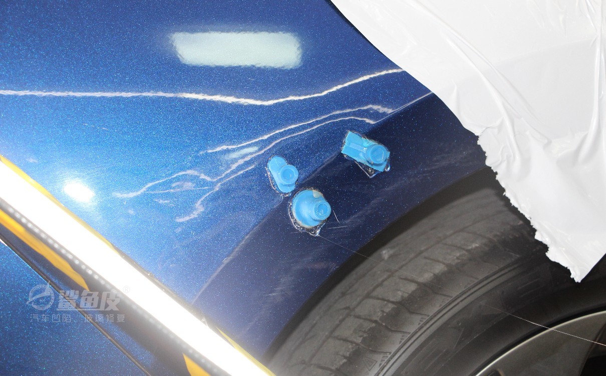 汽车门凹陷修复小窍门,郑州汽车无痕凹陷修复