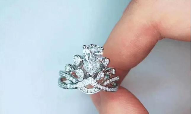 钻戒定制价好还是一口价好,钻戒私人订制都怎么定制