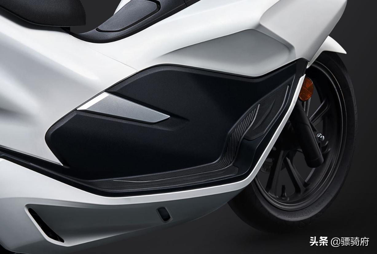 五羊本田PCX150，比亚乔medley150，DRG158三款高端踏板车横评