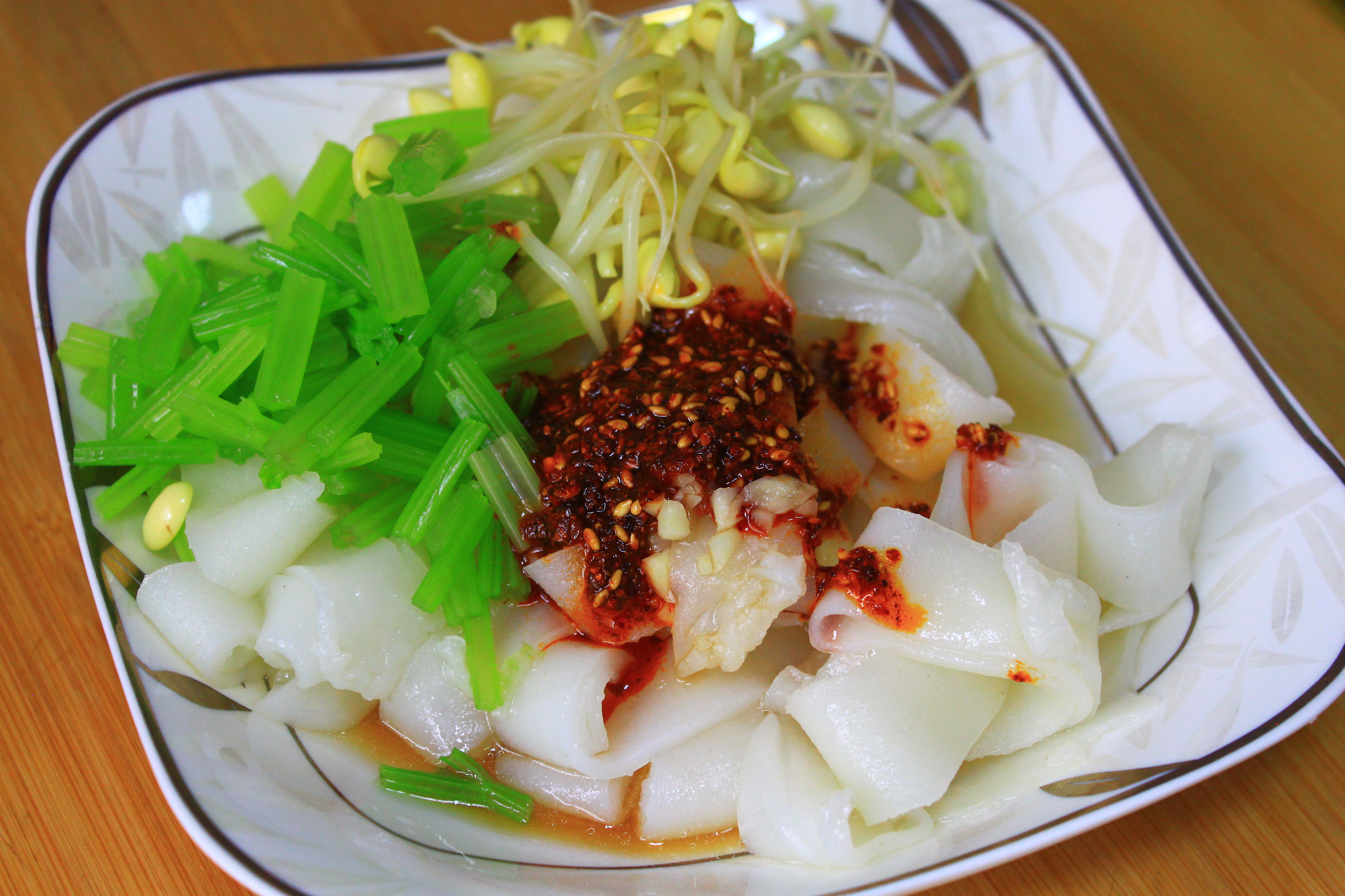 制作大米粉皮的家常做法,用大米制作嵌糕皮的做法