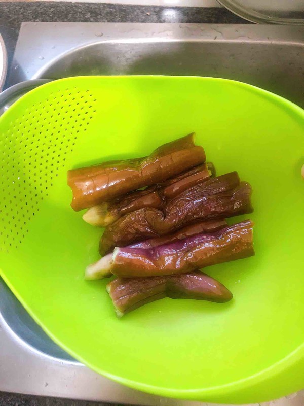 茄子怎么做老人最喜欢吃 (怎样做茄子老人喜欢吃)