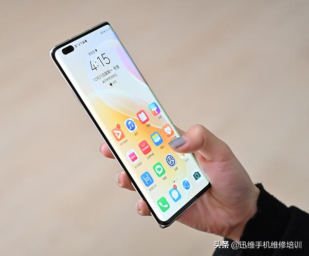 手机曲面屏和直面屏哪个更受欢迎,曲面屏手机和直面屏直接对比