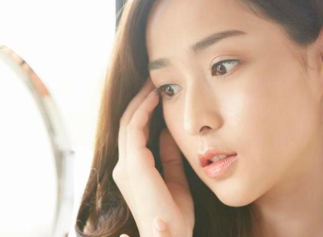 一名52岁的女性每天吃一片叶酸,45岁女性每天吃一粒叶酸的危害