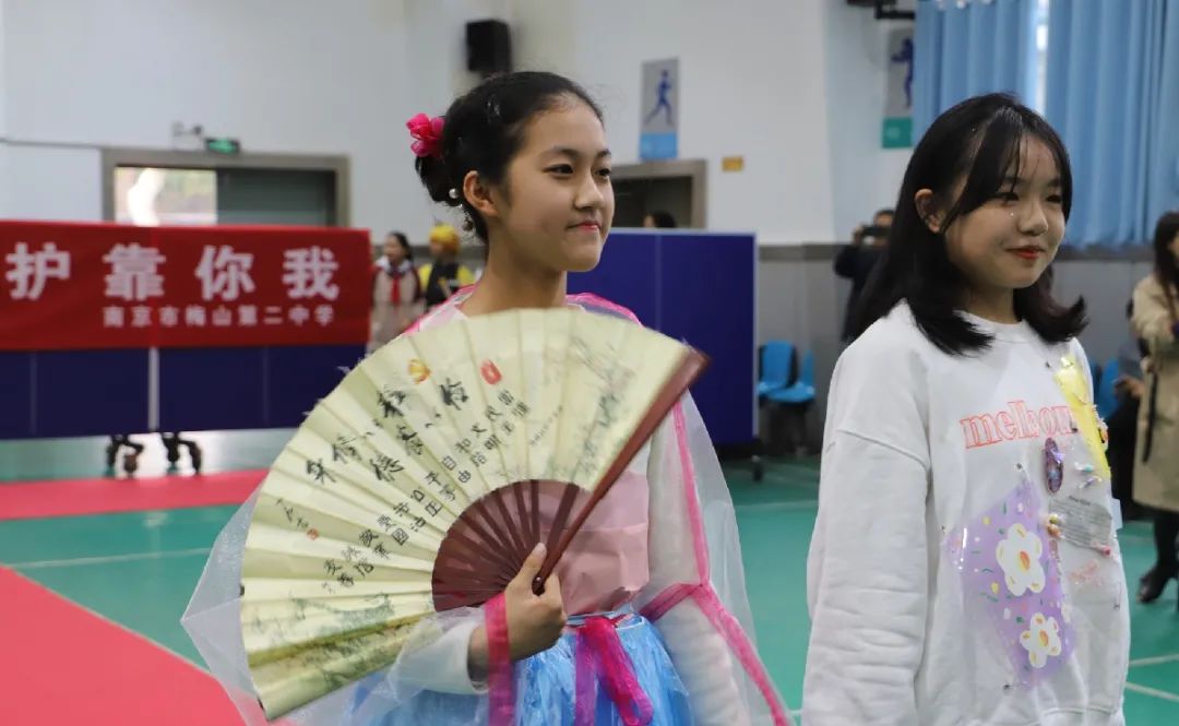 变废为宝垃圾分类创意作品小学,无废校园垃圾分类小制作