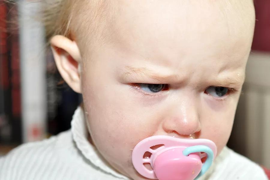 3岁孩子爱打人怎么办要正确引导,三岁孩子爱打人怎么教育孩子