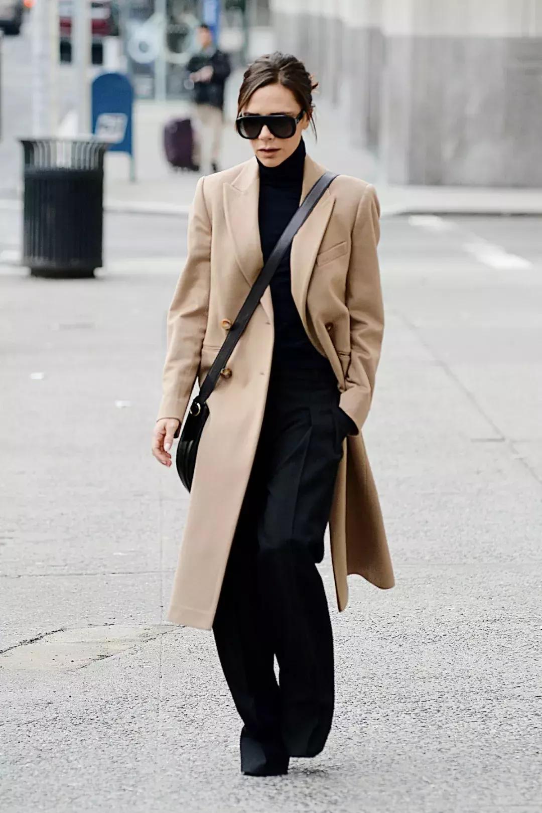 男士黑色羽绒服配什么打底衫,黑羽绒服大衣配什么打底衫