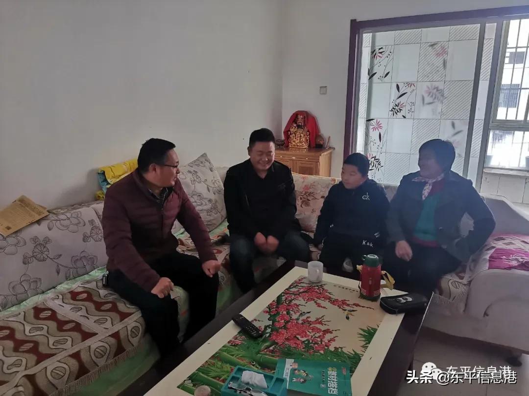 疫情无情人有情教师家访暖人心,教师暑假上门家访关爱学生暖人心