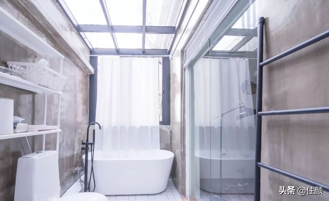 全屋贯穿10米滑梯，天台泡泡屋俯瞰CBD夜景，这个33楼的家够野