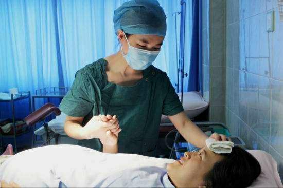 “小牛奶拿过来”，生娃时医生的这些“暗语”，听不懂真的很尴尬