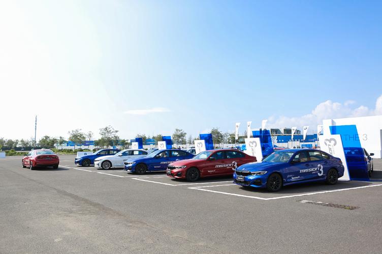 全新宝马3系国内试驾视频标轴,宝马长轴3系