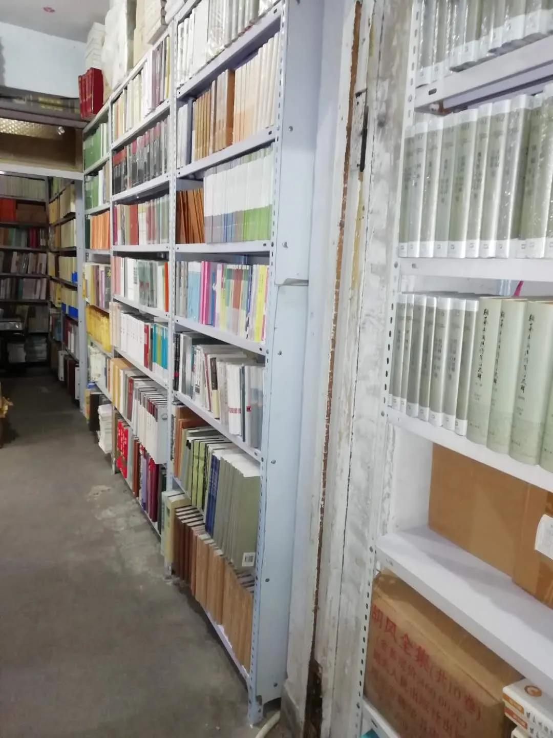 访谈|北溟特价书店店主：“书是我唯一值得骄傲的资本”