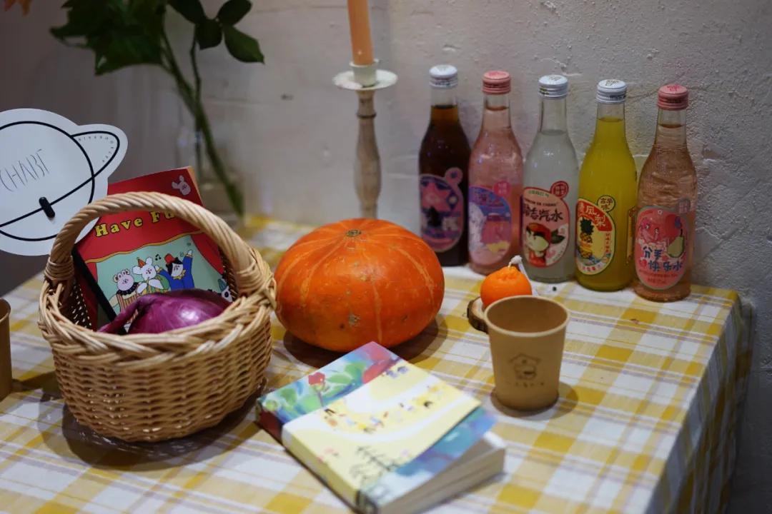 成都两个小姑娘开的老房子花艺杂货铺，外地游客不远千里专程打卡