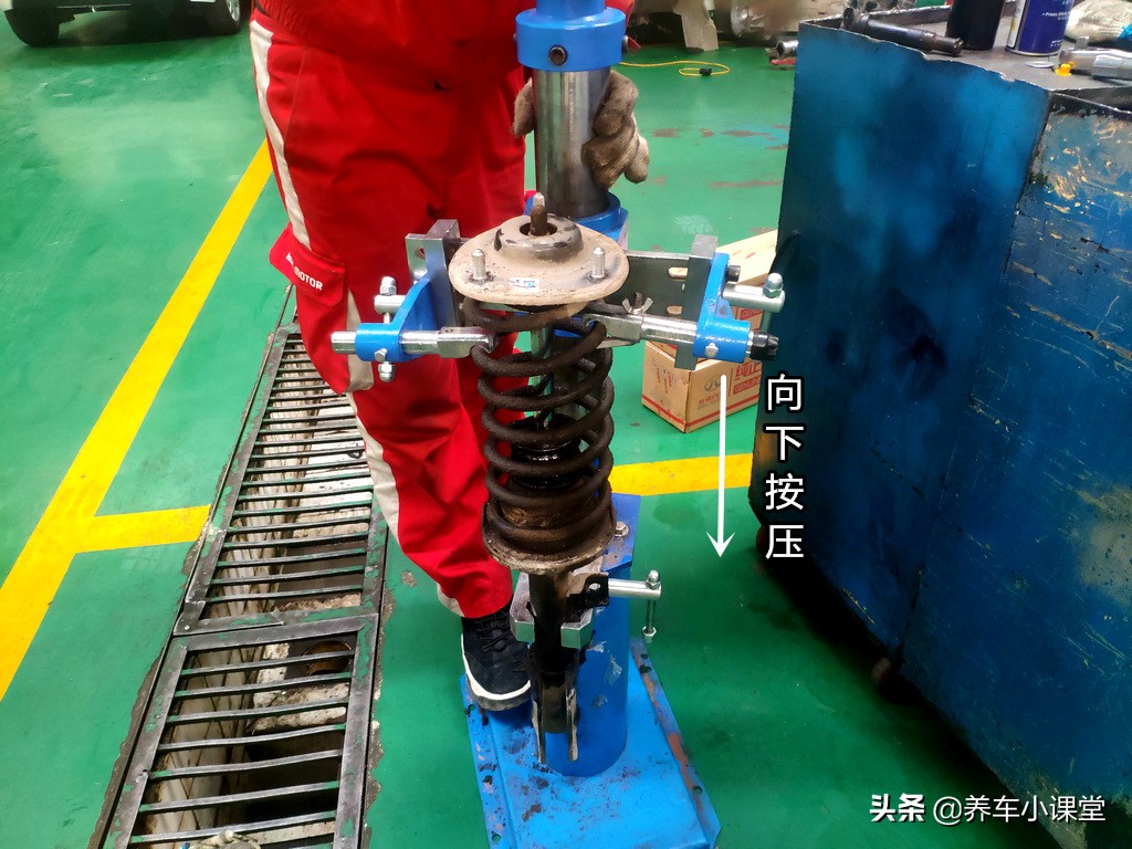 减震器漏油要不要换,减震器漏油有什么影响