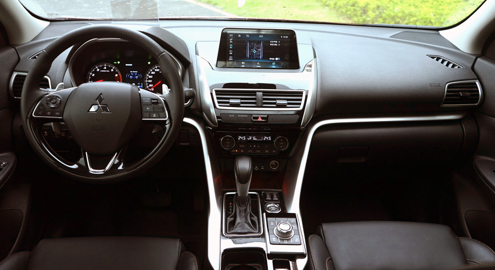 广汽三菱欧蓝德2.4四驱五座咋样,广汽三菱欧蓝德2.4五座顶配四驱