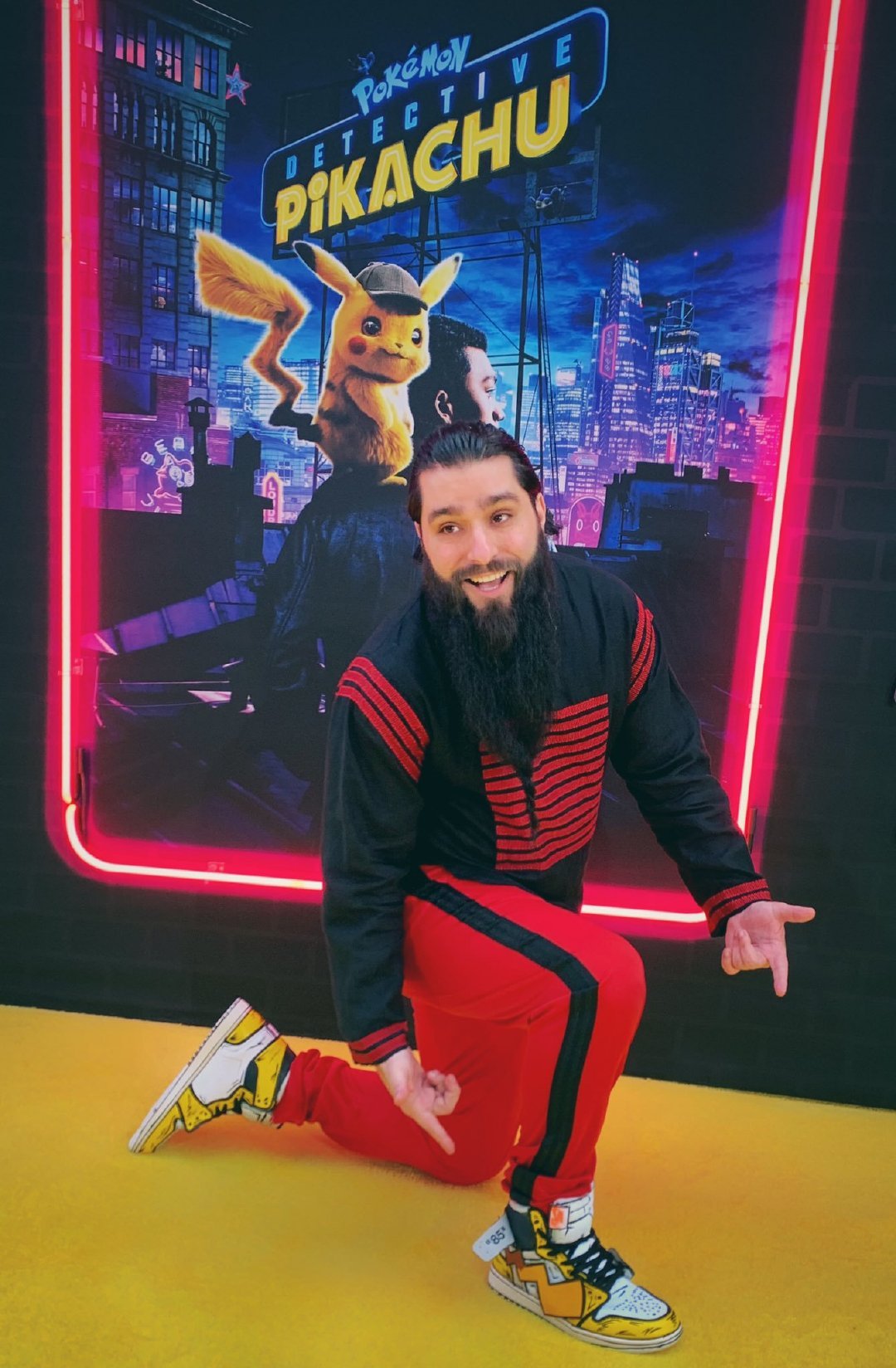 优衣库与kaws联名t恤 (优衣库kaws联名t恤图片)