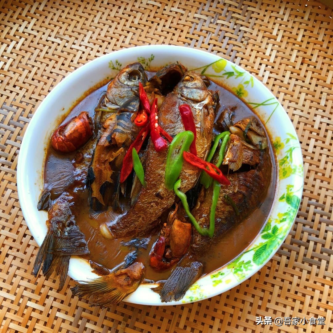 红烧小杂鱼的家常做法大全视频,红烧野生小杂鱼的家常做法视频