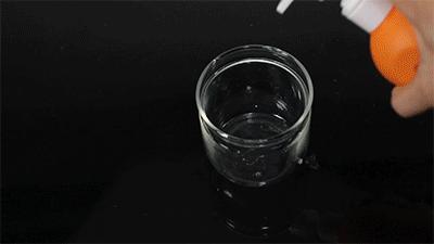 头发发质很蓬松而且很毛躁 (头发稀少不蓬松出油还厉害)