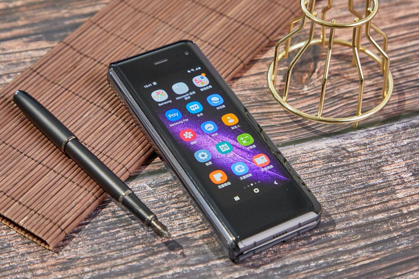 三星折叠屏手机出问题,三星回应折叠屏手机