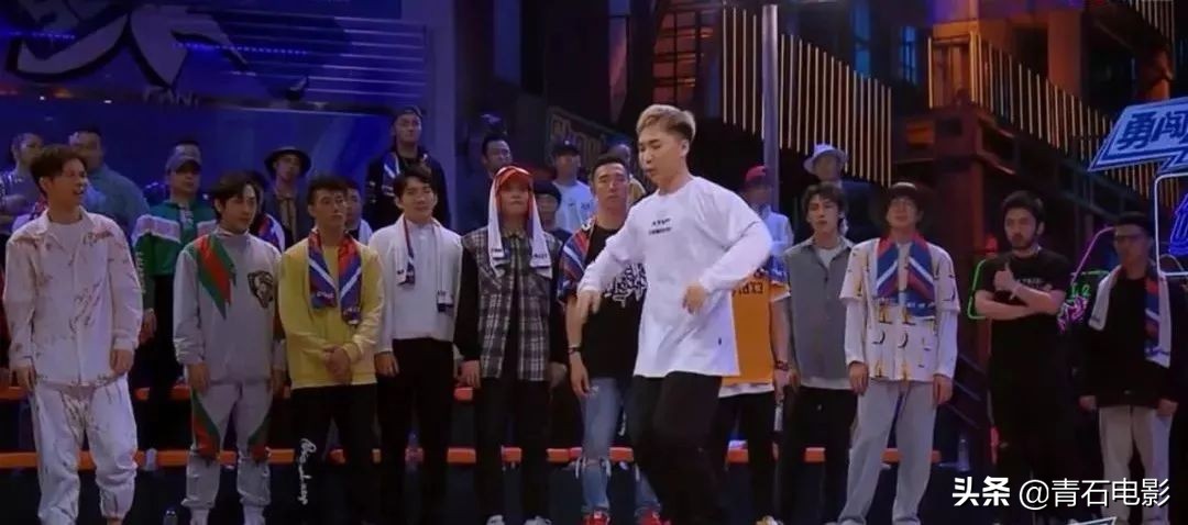 冯正高博经典比赛视频,这就是街舞高博冯正谁赢了