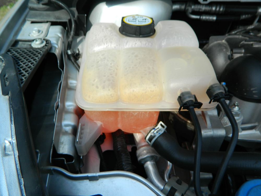 汽车冷却系统加什么,如何正确的选用汽车冷却液